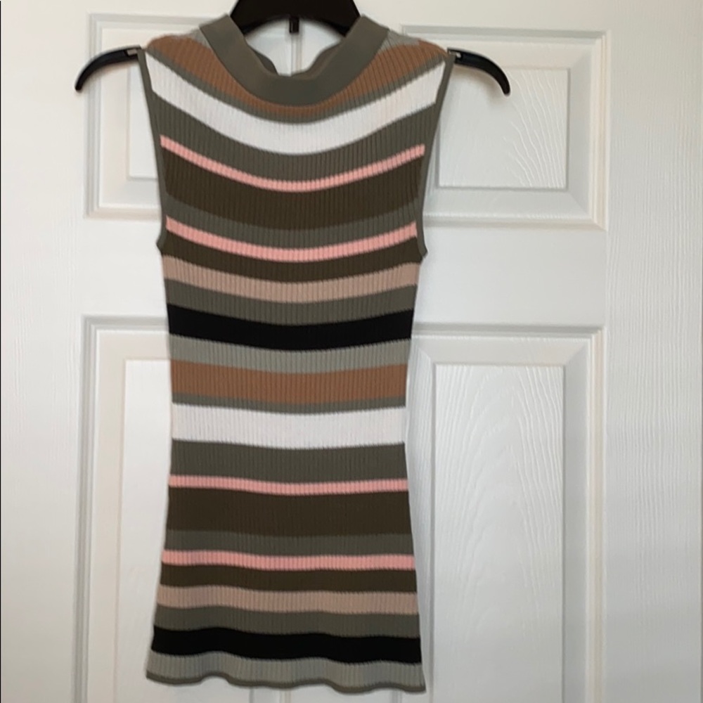 NY&CO FALL COLORED RIBBED SLEEVELESS SWEATER!